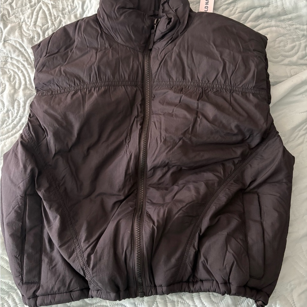 Old Navy women’s Dark Gray Puffer Vest